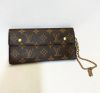 Гаманець Louis Vuitton. Є цепочка 
