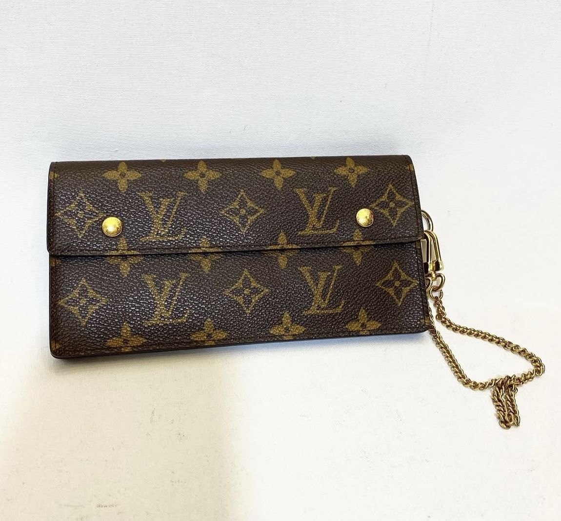 Гаманець Louis Vuitton. Є цепочка 