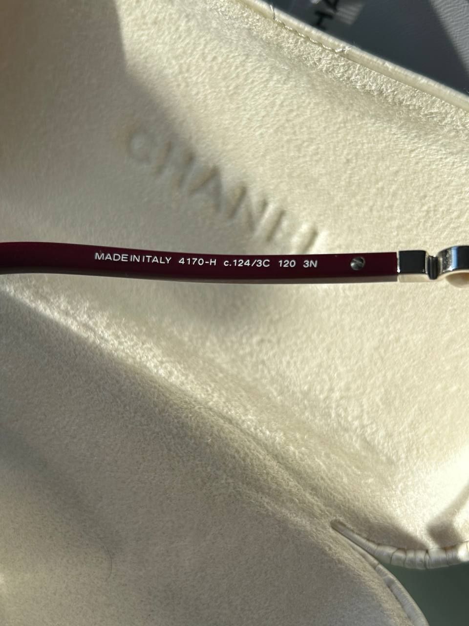 Сонцезахисні окуляри Chanel. Повний комплект