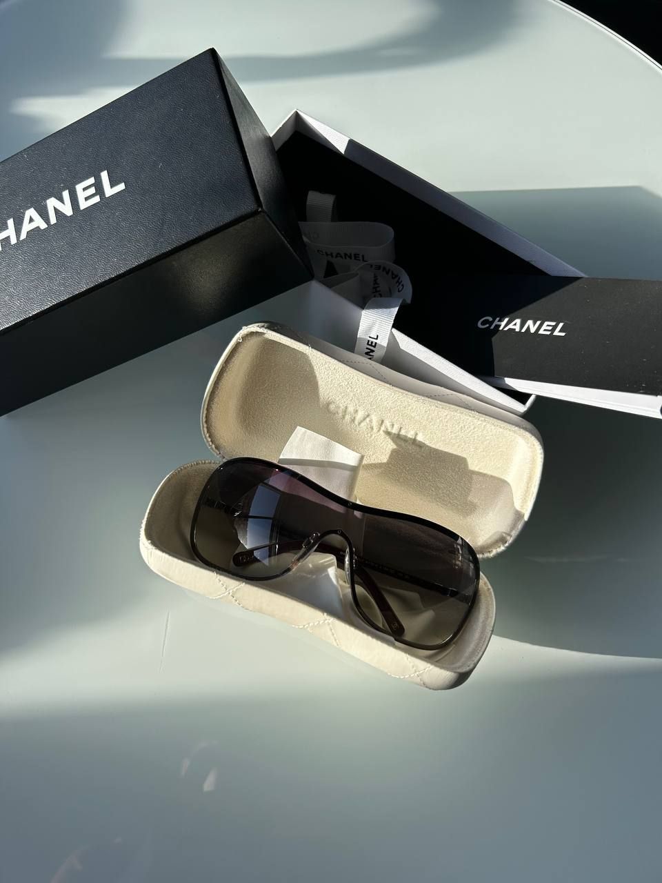 Сонцезахисні окуляри Chanel. Повний комплект