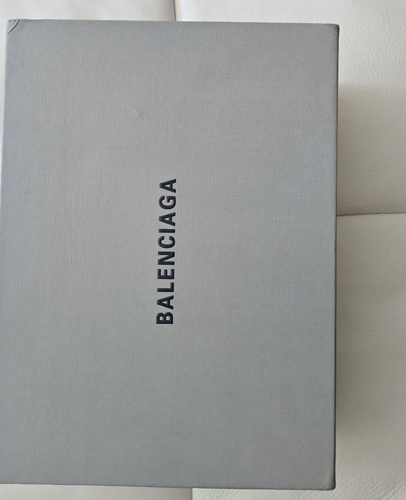 Сумка Balenciaga. Поточна колекція 