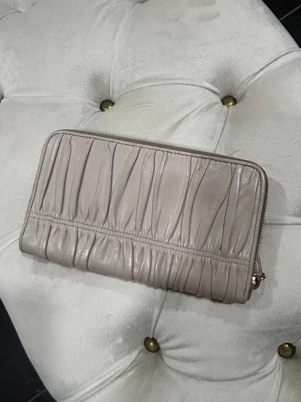 Гаманець Prada