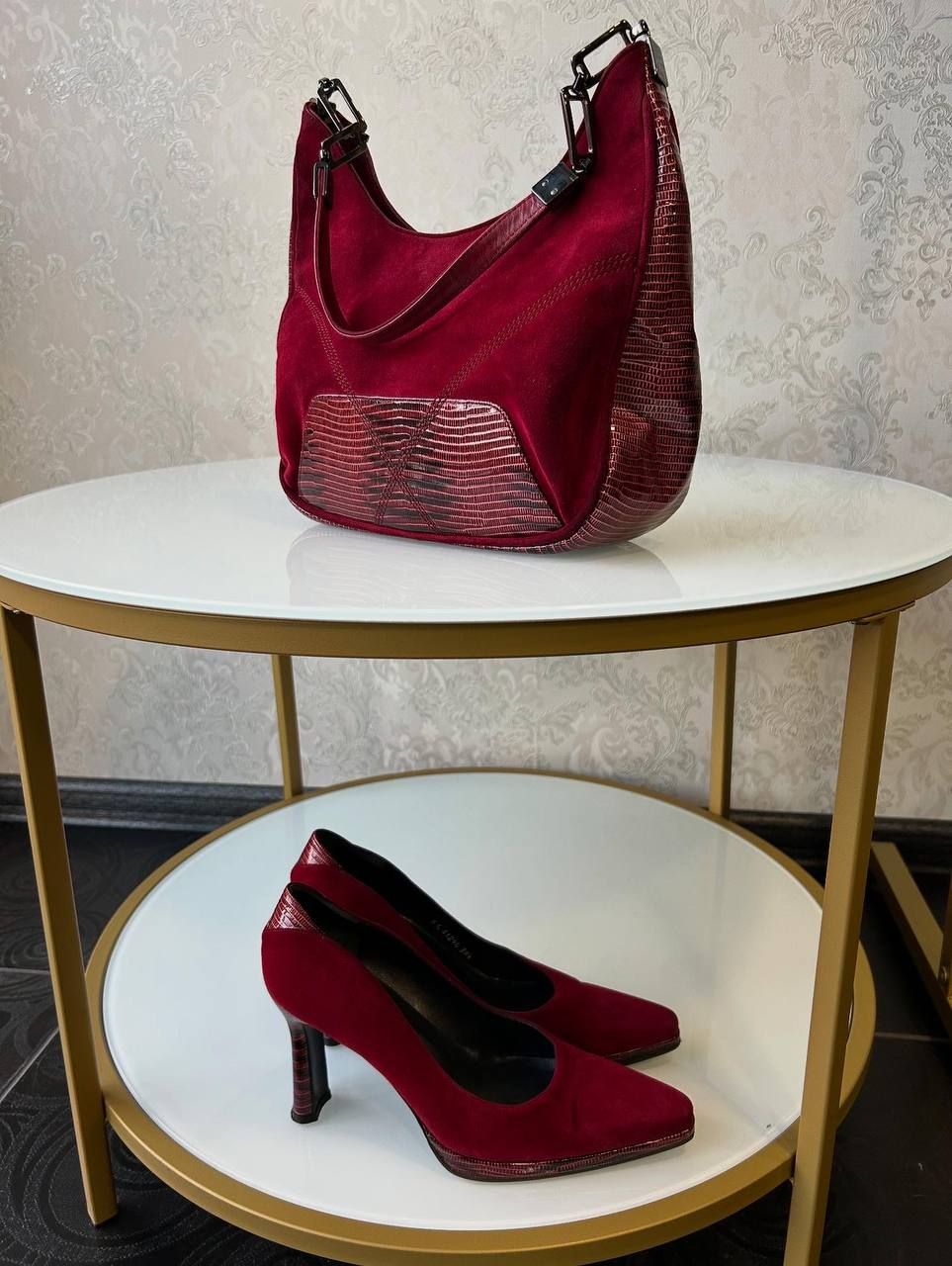 Комплект, сумка і туфлі Stuart Weitzman. 