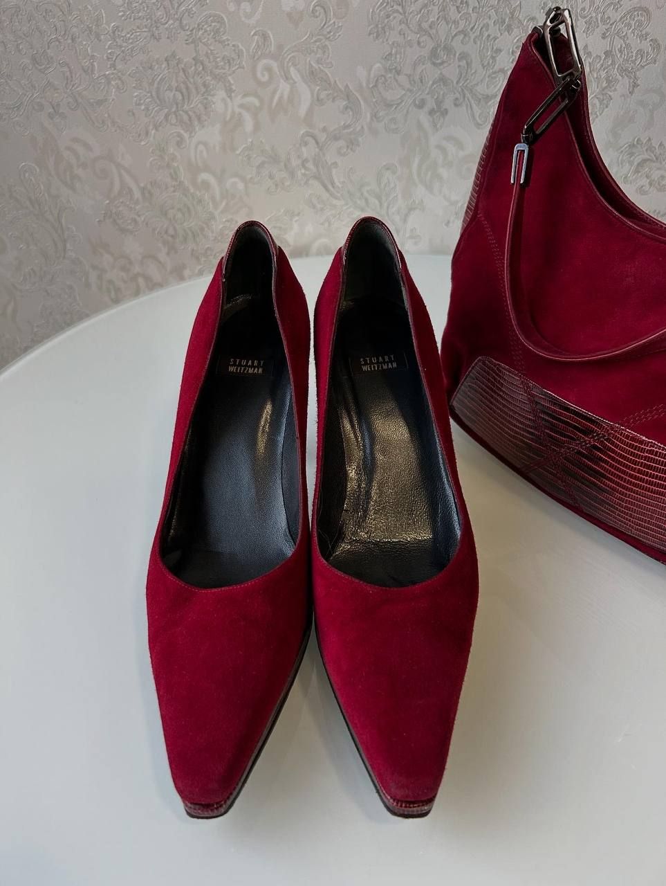 Комплект, сумка і туфлі Stuart Weitzman. 