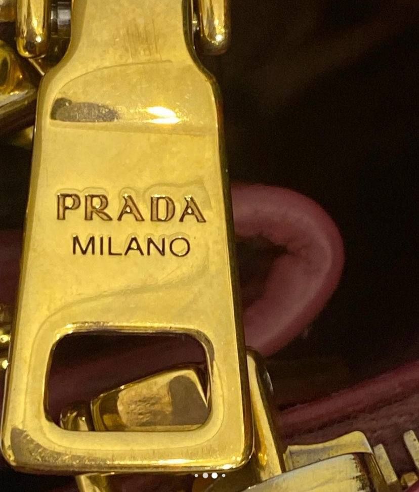 Сумка Prada. 