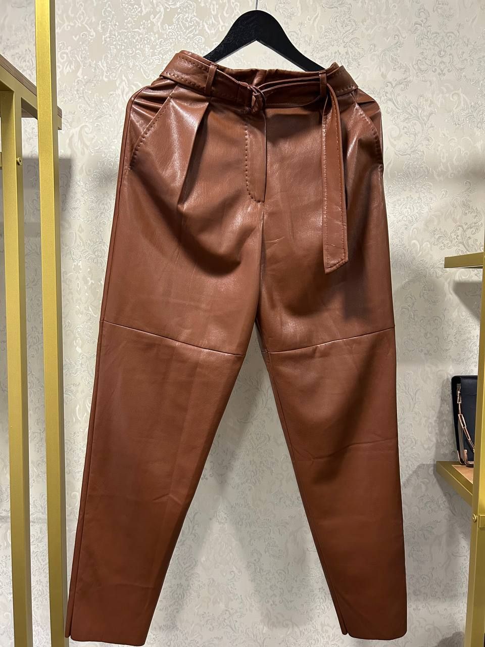 Штани утеплені з екошкіри Max Mara Studio. Розмір 40