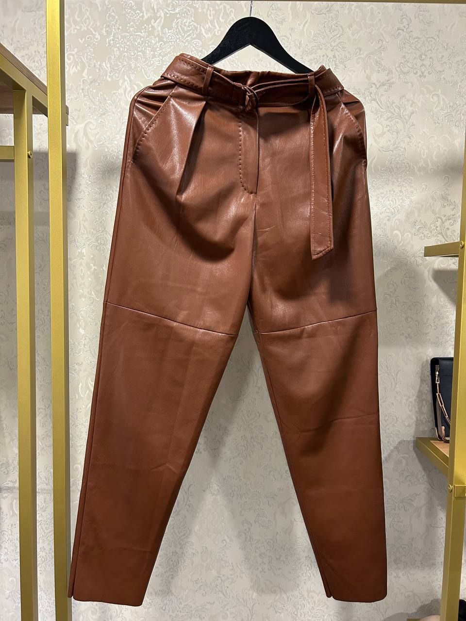 Штани утеплені з екошкіри Max Mara Studio. Розмір 40