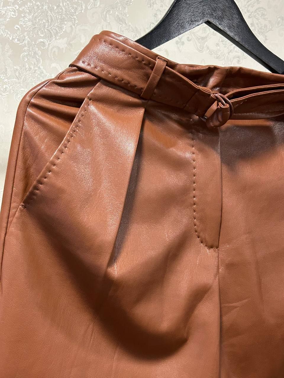 Штани утеплені з екошкіри Max Mara Studio. Розмір 40