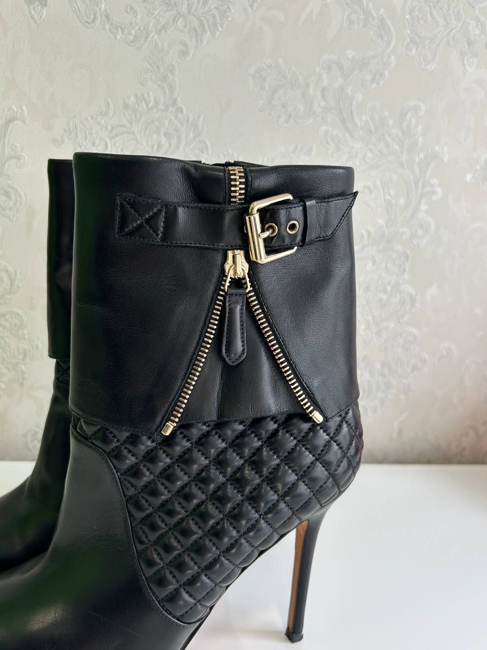 Ботільони Brian Atwood. Розмір 39.5