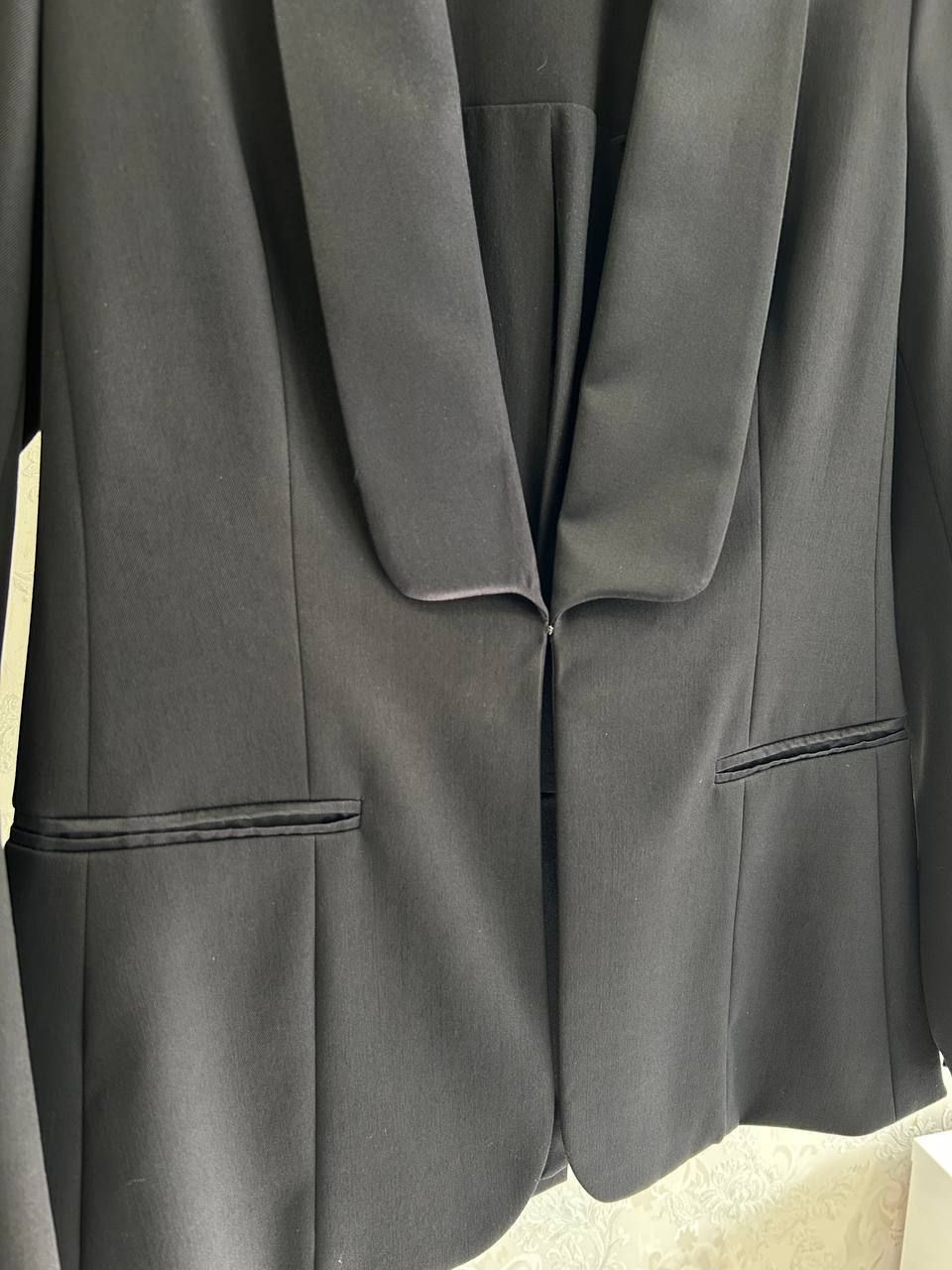Піджак смокінг Carolina Herrera. Розмір S-М