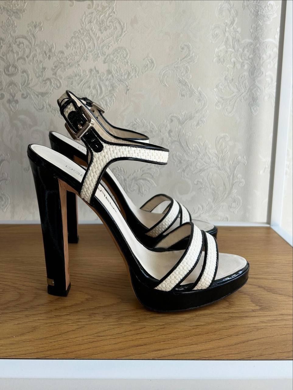 Босоніжки DsQuared. Розмір 37