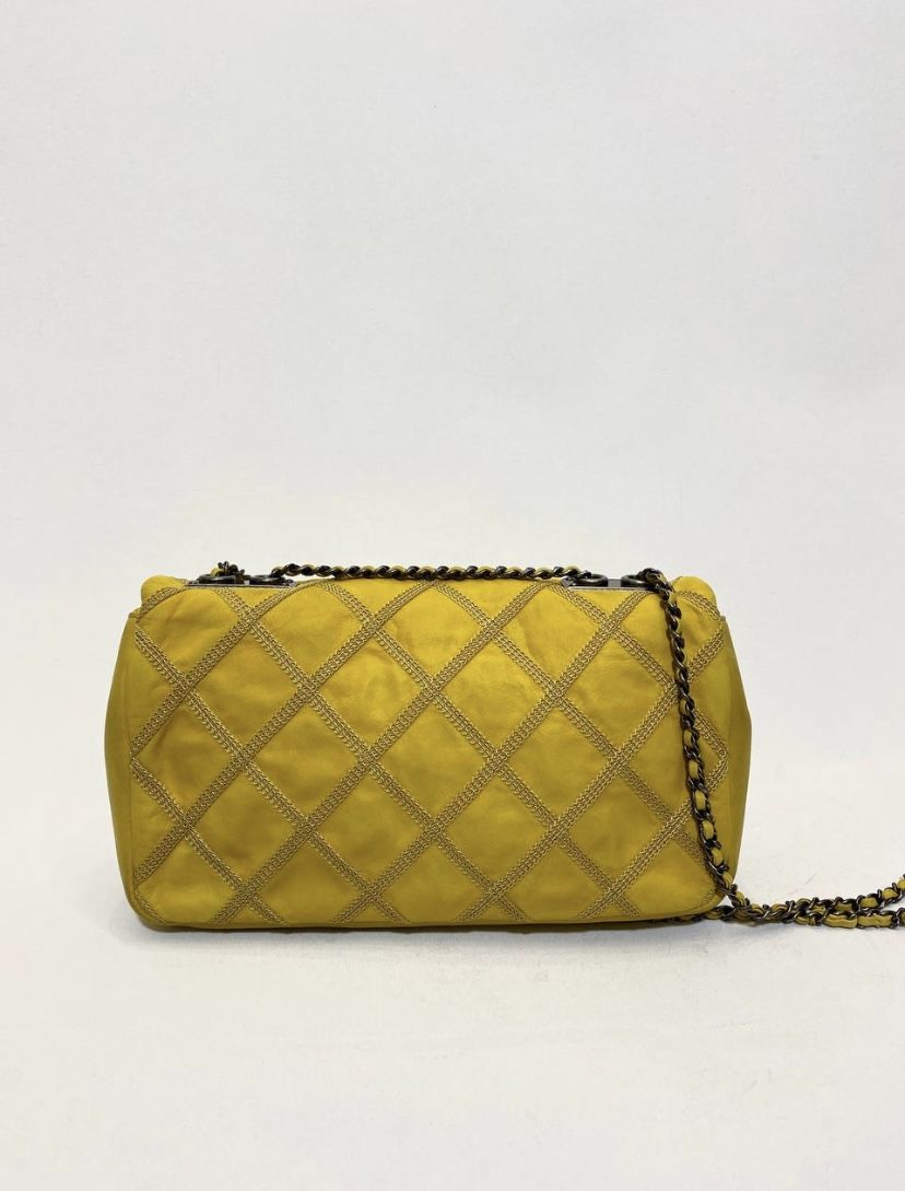 Сумка Chanel жовтого кольору