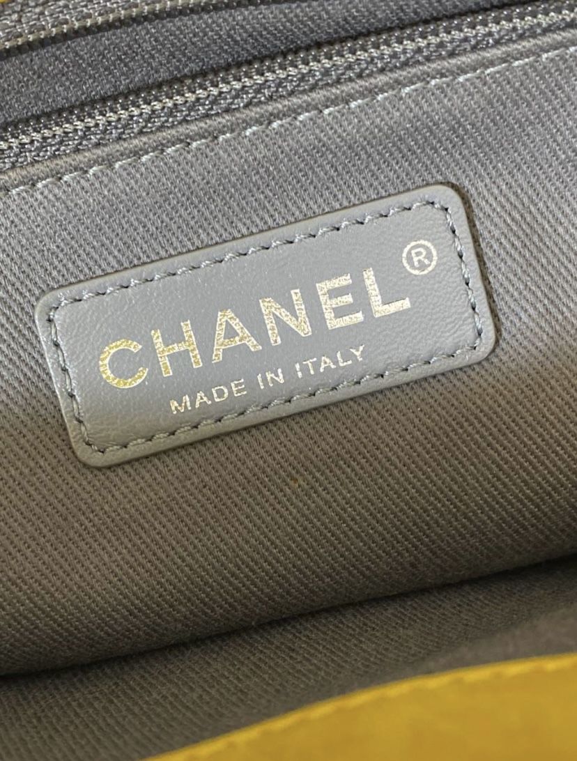 Сумка Chanel жовтого кольору