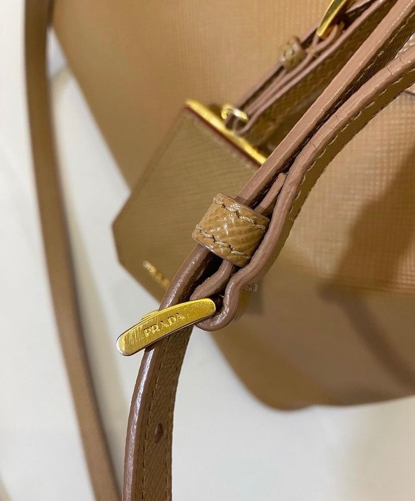 Сумка Prada