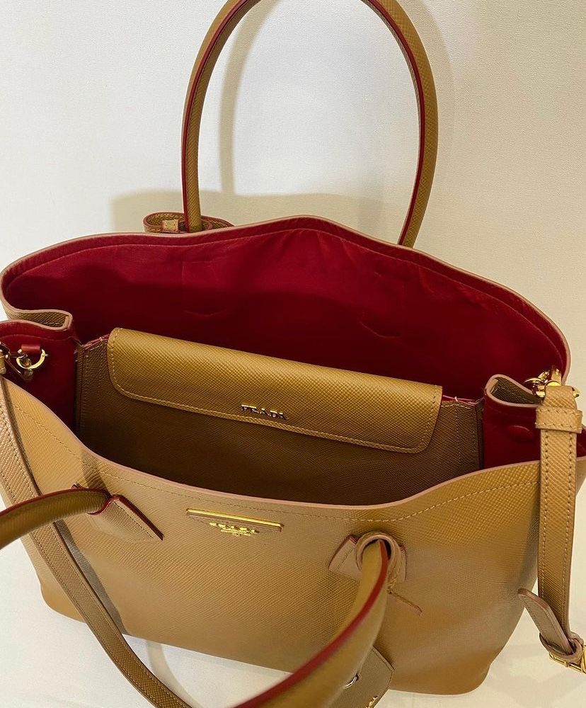 Сумка Prada